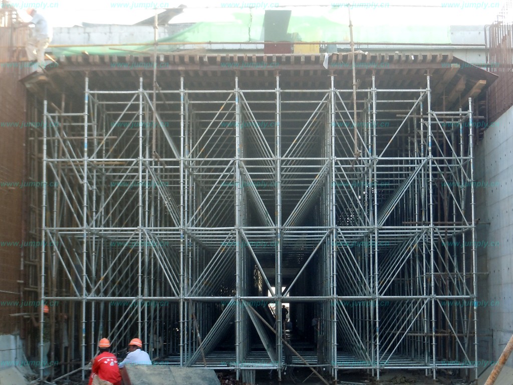 “承插型盤扣式腳手架，搭建好助手，效率有保障”